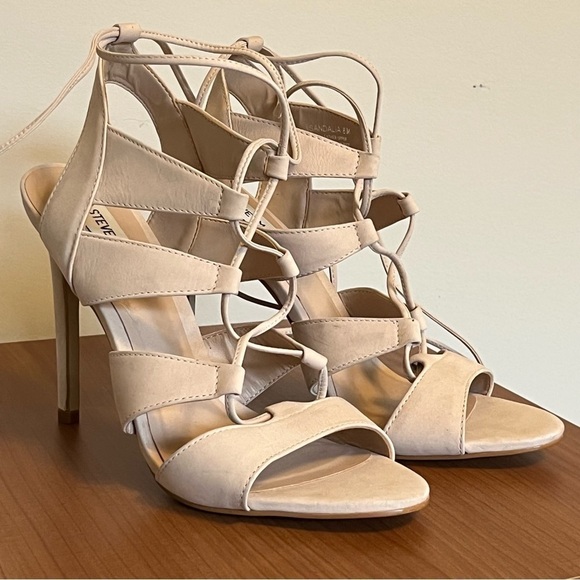 Steve Madden Light Cream Strappy Heels - Size 8 - 4-Inch Leather Heel - Picture 12 of 14
